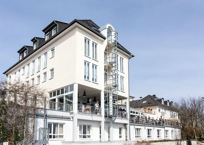 Hotel Schöne Aussicht 3*