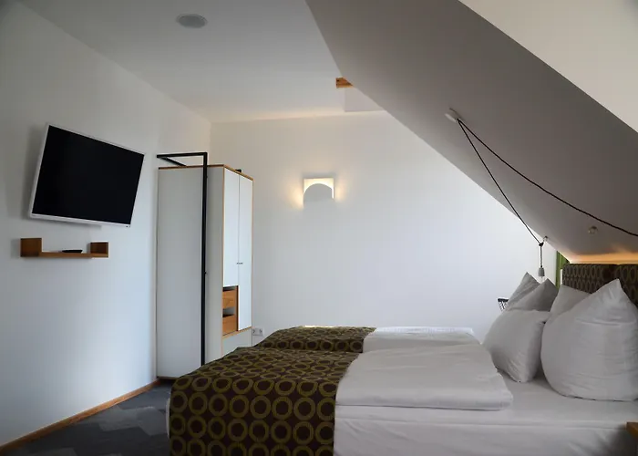 Hotel Schöne Aussicht 3*