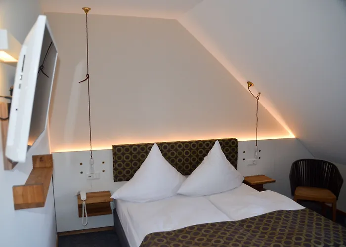 Hotel Schöne Aussicht 3*
