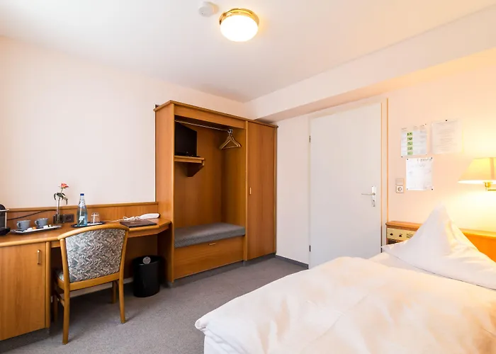 Hotel Schöne Aussicht 3*